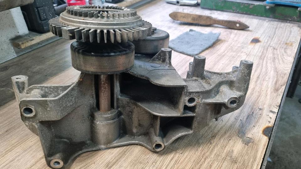 VW Passat 2.5 071 260 087 Halter Aggregate Servo Lichtmaschine in Fürstenwalde (Spree)