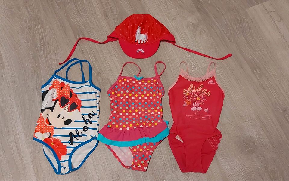 Mädchen Sommer Set 3x Badeanzug + Bade Sonnenhut in Waldkraiburg