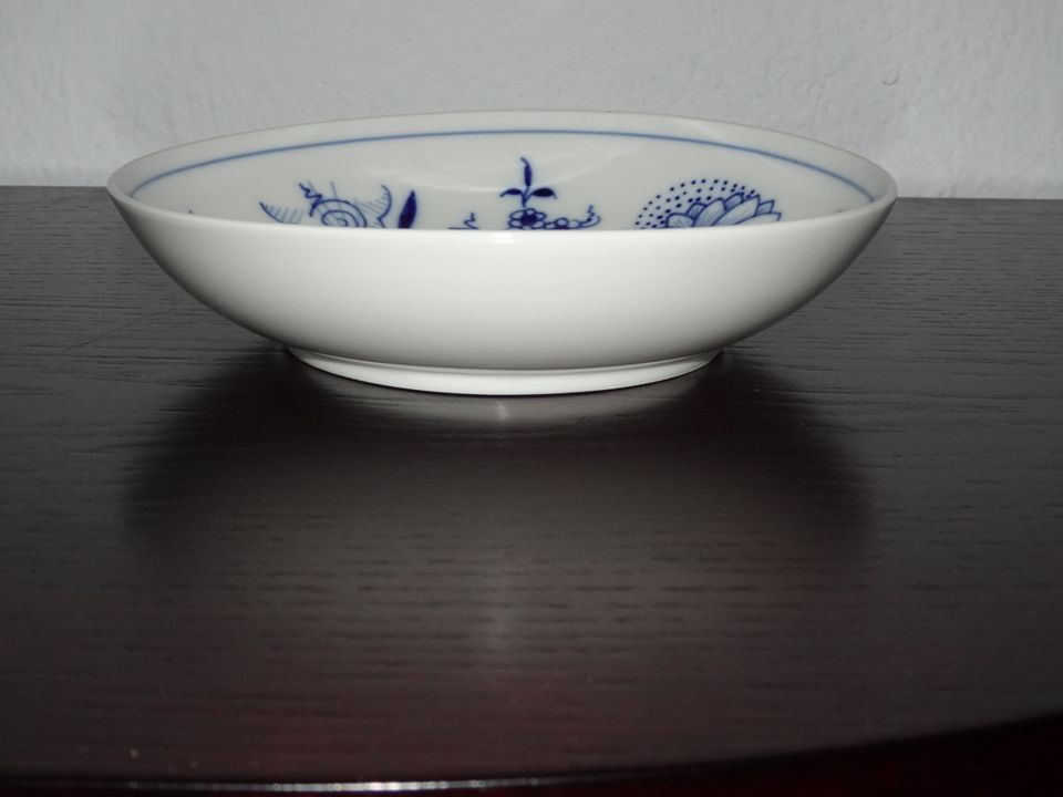 Meissen Zwiebelmuster seltene runde Schale -/Untertasse 17 cm 1.W in Hamburg