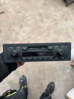 Audi A4 b7 Bj 2005 Original Radio Nordrhein-Westfalen - Kaarst Vorschau