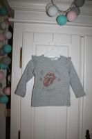 H&M Pullover Pulli Gr. 80 silber grau rot Rolling Stones Zunge Schleswig-Holstein - Mehlbek Vorschau