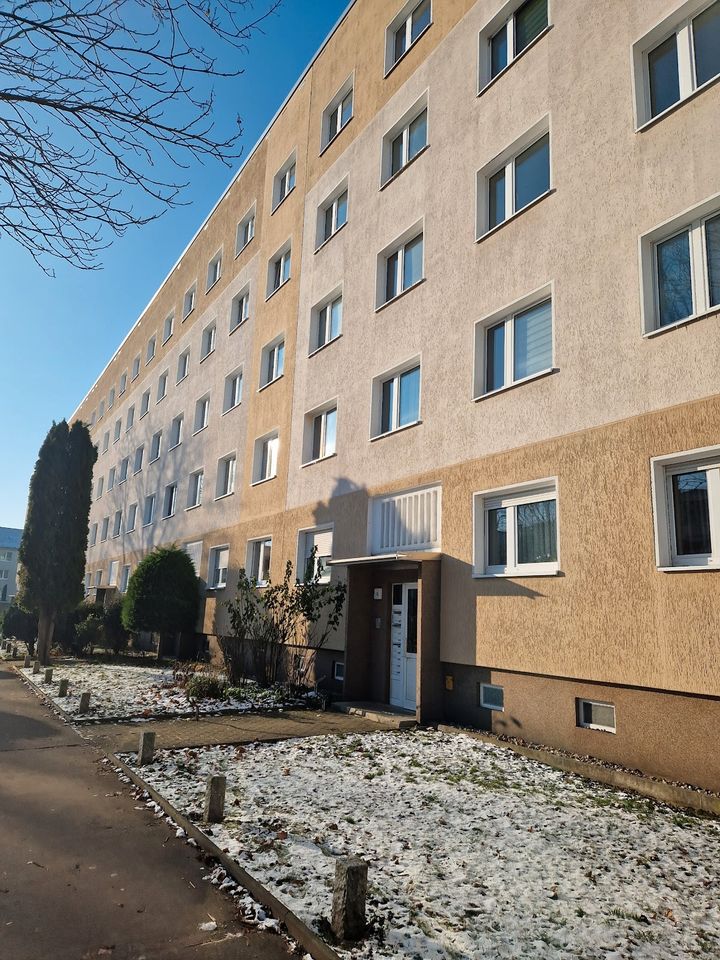 Drei Zimmer Wohnung mit Balkon nahe Universitätsklinik! in Magdeburg
