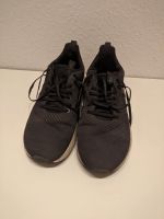 Adidas Schuhe Gr. 44 2/3 in schwarz Hannover - Vahrenwald-List Vorschau