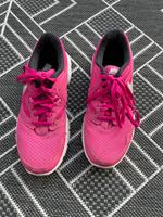 38 Nike Sportschuhe Turnschuhe Hallenschuhe Nordrhein-Westfalen - Höxter Vorschau