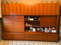 Wohnzimmerschrank Esszimmerschrank Massivholz 60er vintage Niedersachsen - Langenhagen Vorschau