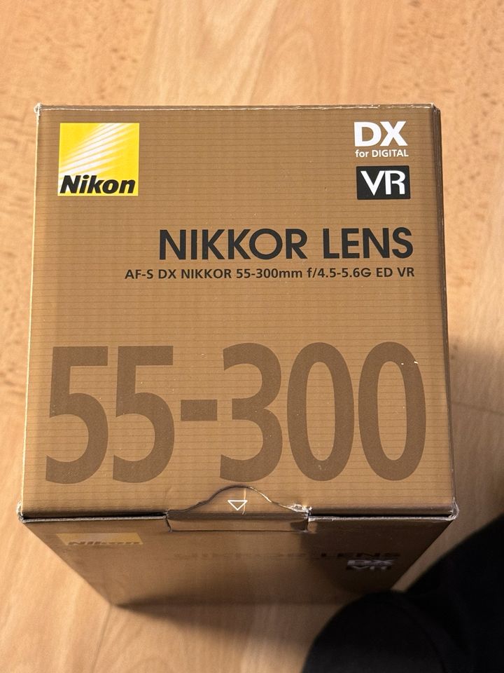 Nikon Objektiv 55-300mm f/4.5-5.6 in Hilden