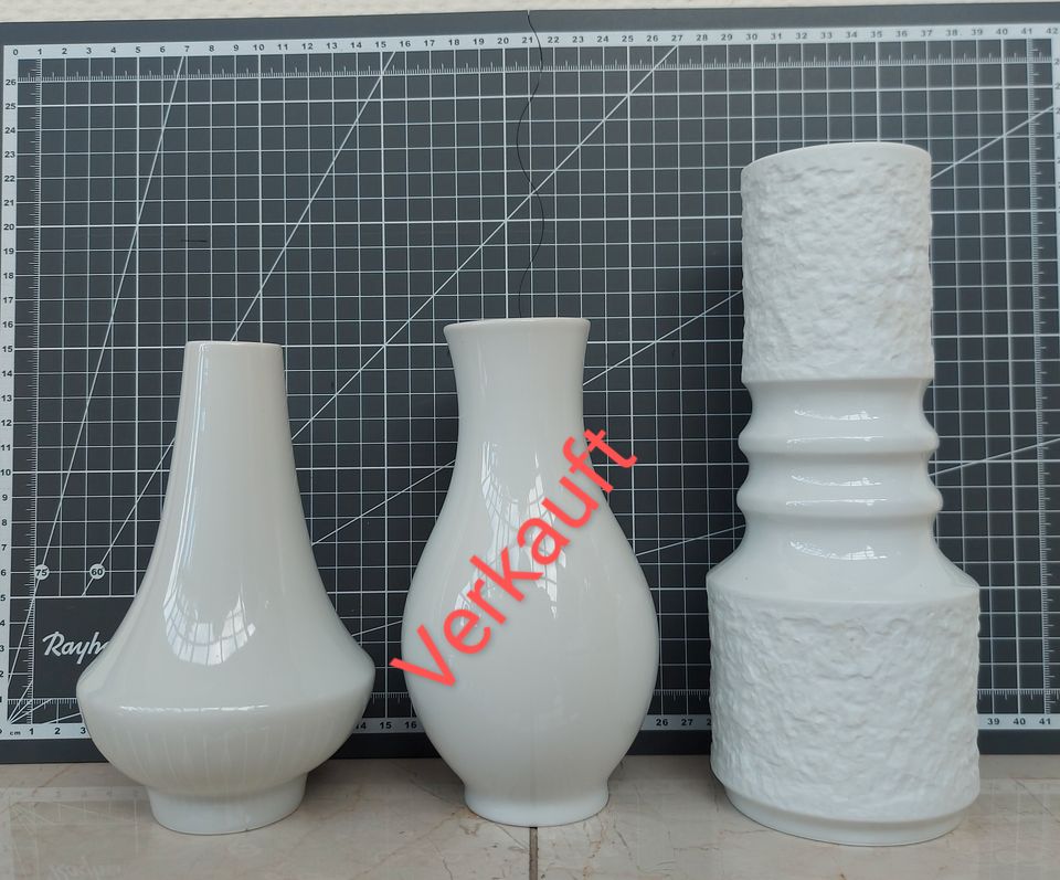 Vasen aus Haushaltauflösung – weiß  -- Porzellan in Hannover