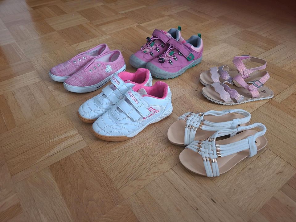 Mädchen Schuhe in Benningen