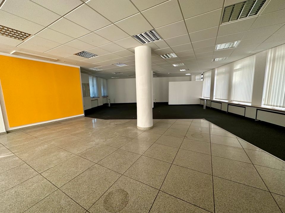 Moderne Büro-/Praxisfläche an zentraler repäsentativer Ecklage in Kamp-Lintfort