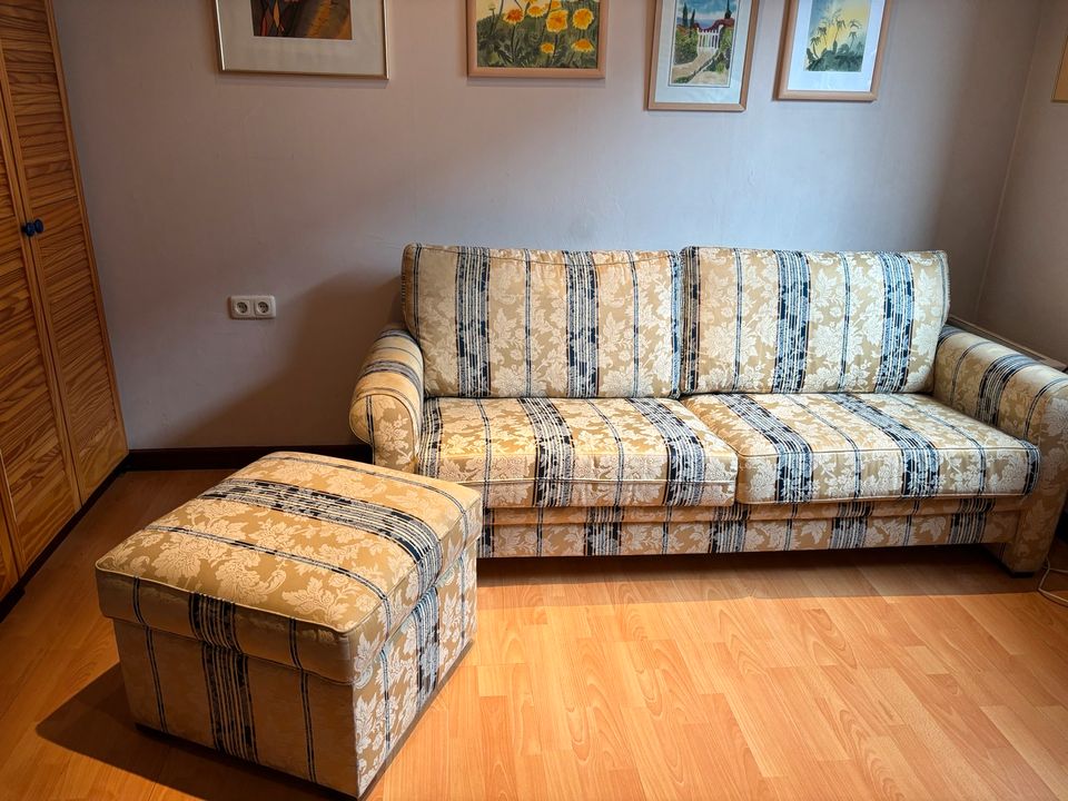 Sofa/Couch mit Hocker in Beige TOP Zustand 200cm in Köln