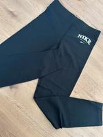 Nike Damen Leggings schwarz neu mit Etikett Gr. M Bayern - Küps Vorschau