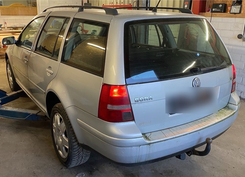 VW Golf/Bora Variant 1,6 an Bastler oder Koppelrenner in Grundhof