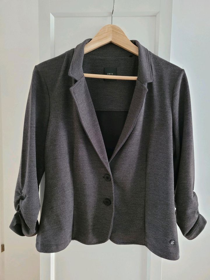 Zero Damen Blazer Jacke Oberteil Größe 38 Gestreift in München