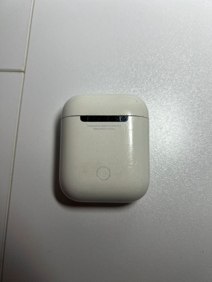 Originale Airpods Case ohne Kopfhörer in Düsseldorf