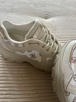 Guess Damen Sneaker beige wie neu! Nordrhein-Westfalen - Eschweiler Vorschau