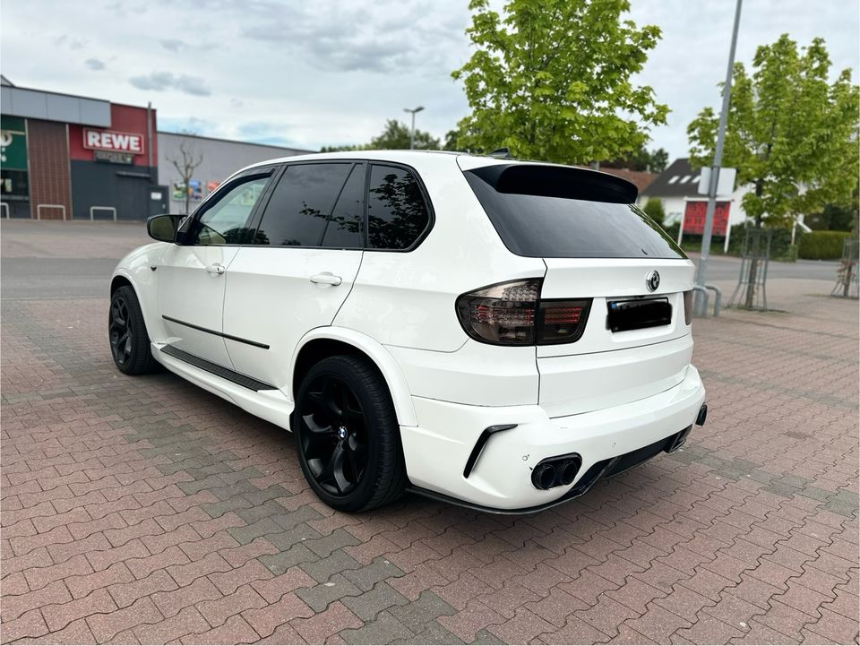 BMW X5 35d 286 Ps ukrainische Auto in Bad Lippspringe