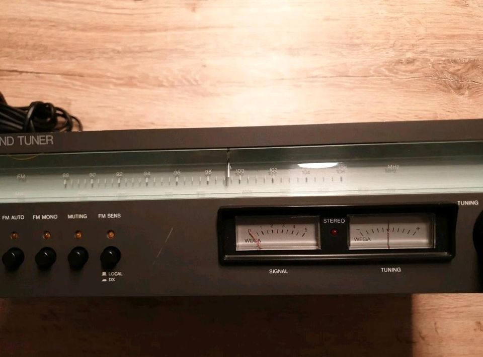 WEGA Radio JPS 352 T 2Band Tuner in Pulheim