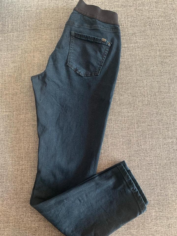 Damen Jeans Marke Cambio Farbe dunkelblau Größe 38 in Wolfratshausen