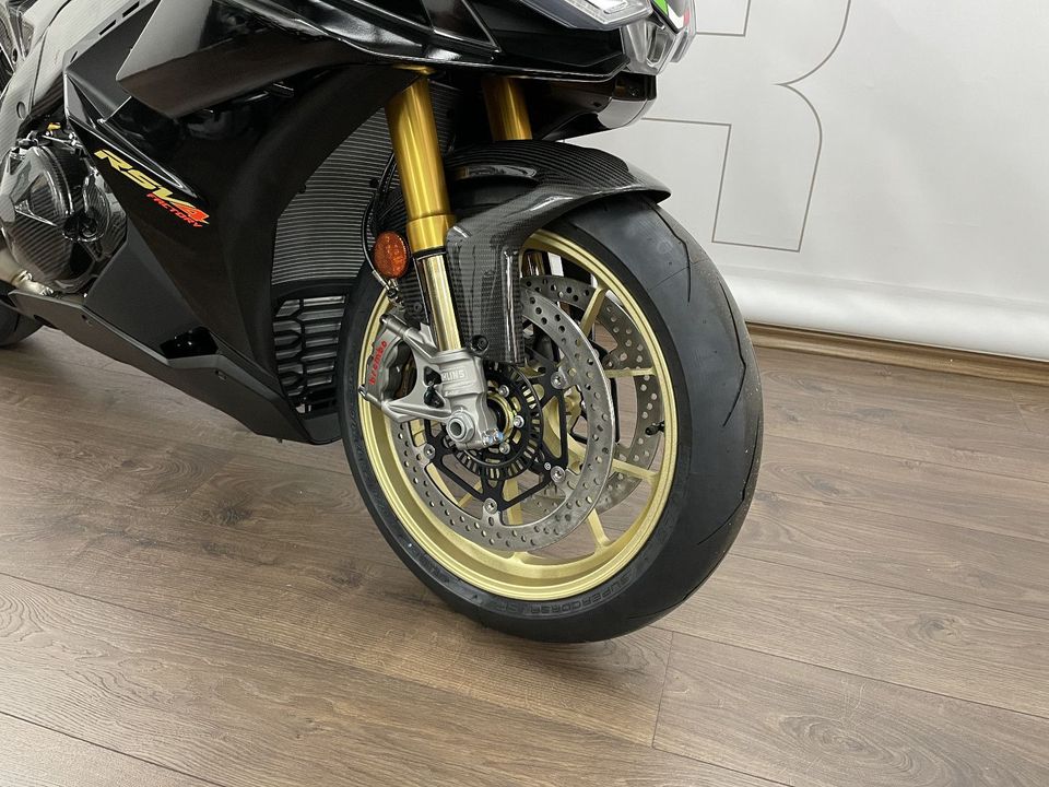 Aprilia RSV4 1100 Factory Carbon Edition! in Neutraubling