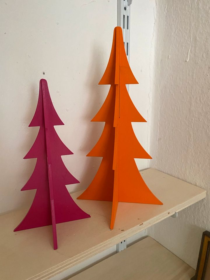 Neon. Deko. Weihnachten. Tannenbaum. Pink. Orange. in Hamburg