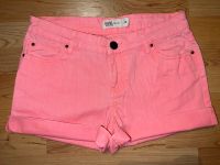 Janina Denim Hose 36 kurze Hose Shorts fester Stoff Berlin - Reinickendorf Vorschau