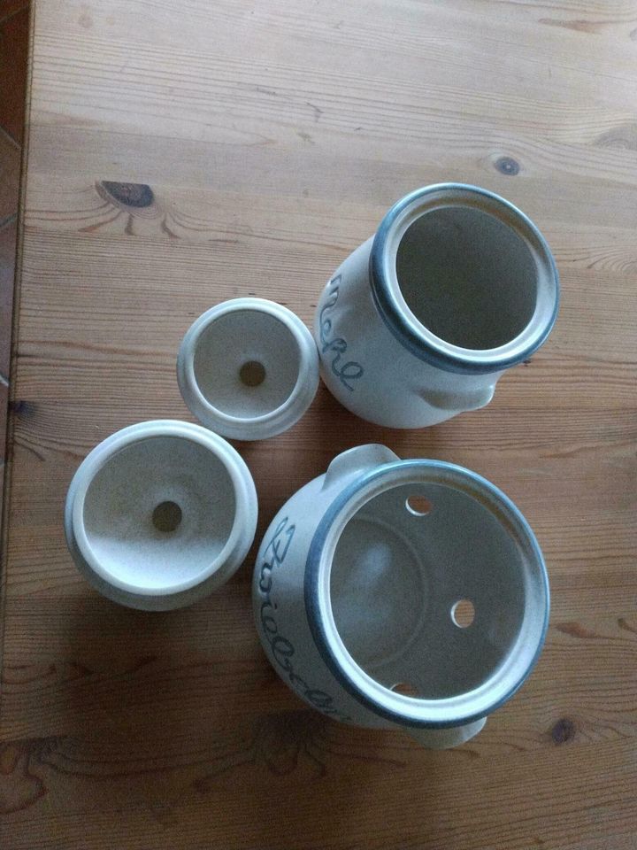2 Vorratsdosen Keramik Mehl und Zwiebeln in Schiphorst