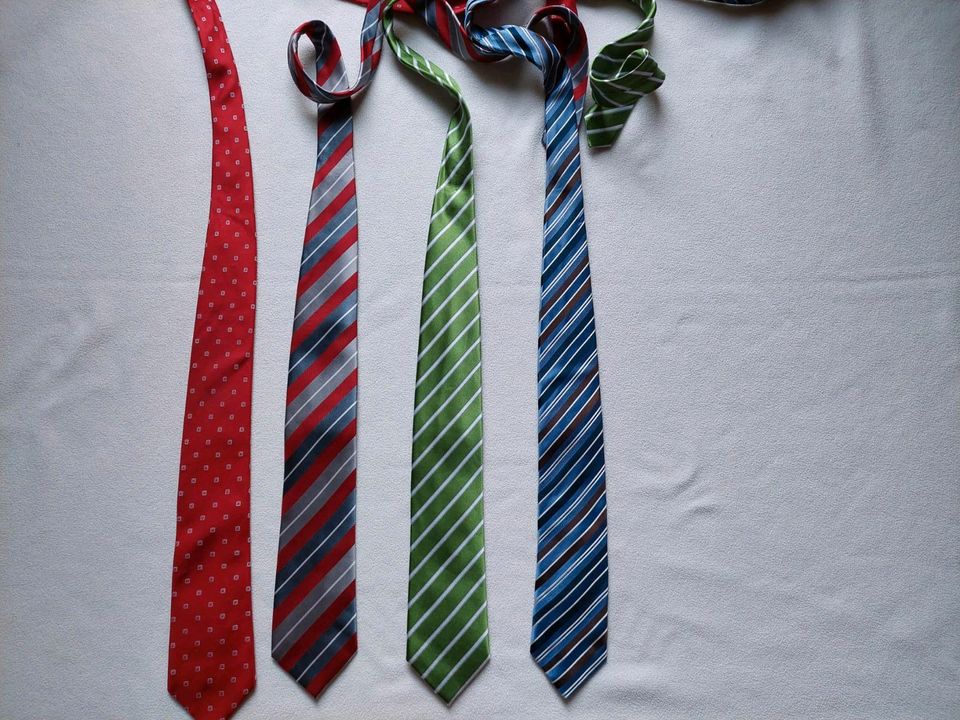 diverse Krawatten in Bubenheim