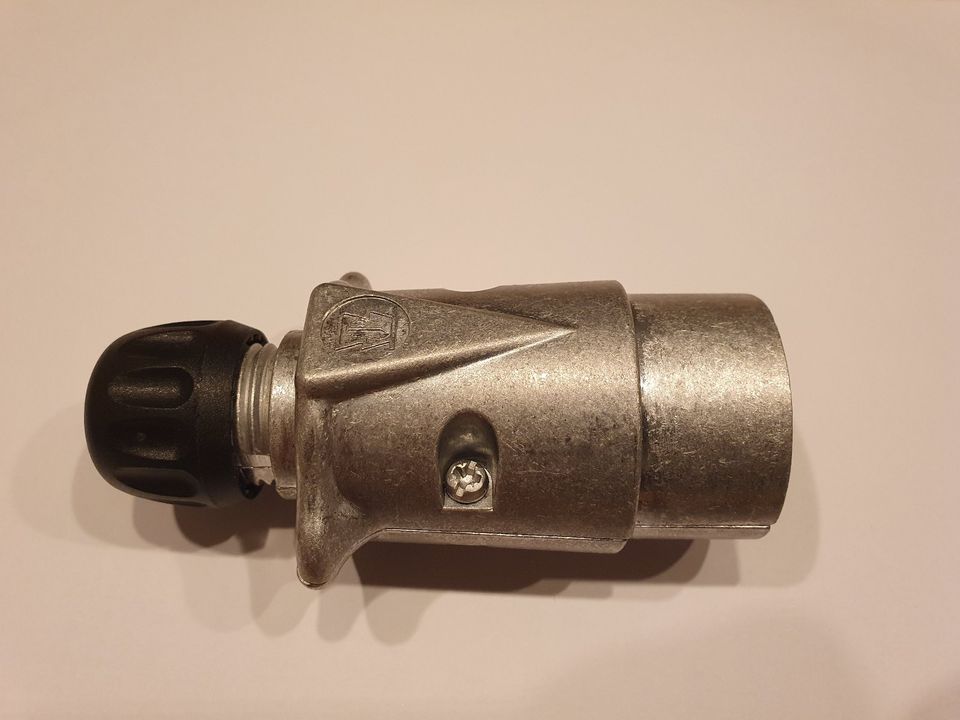 Stecker, 12 Volt, 7 polig, Metal in Wiefelstede