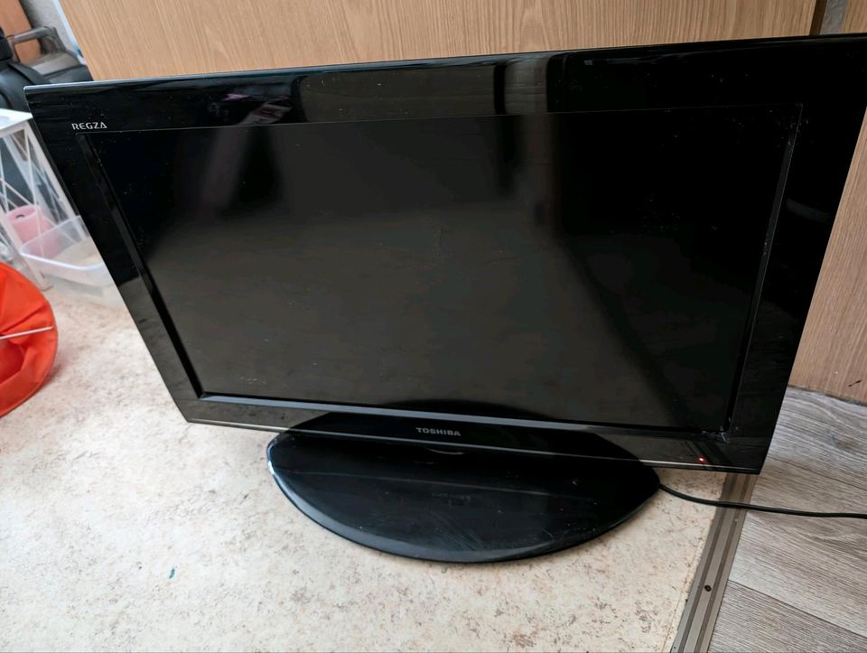 Toshiba LCD TV 26 Zoll Fernseher ohne Fernbedienung in Allstedt