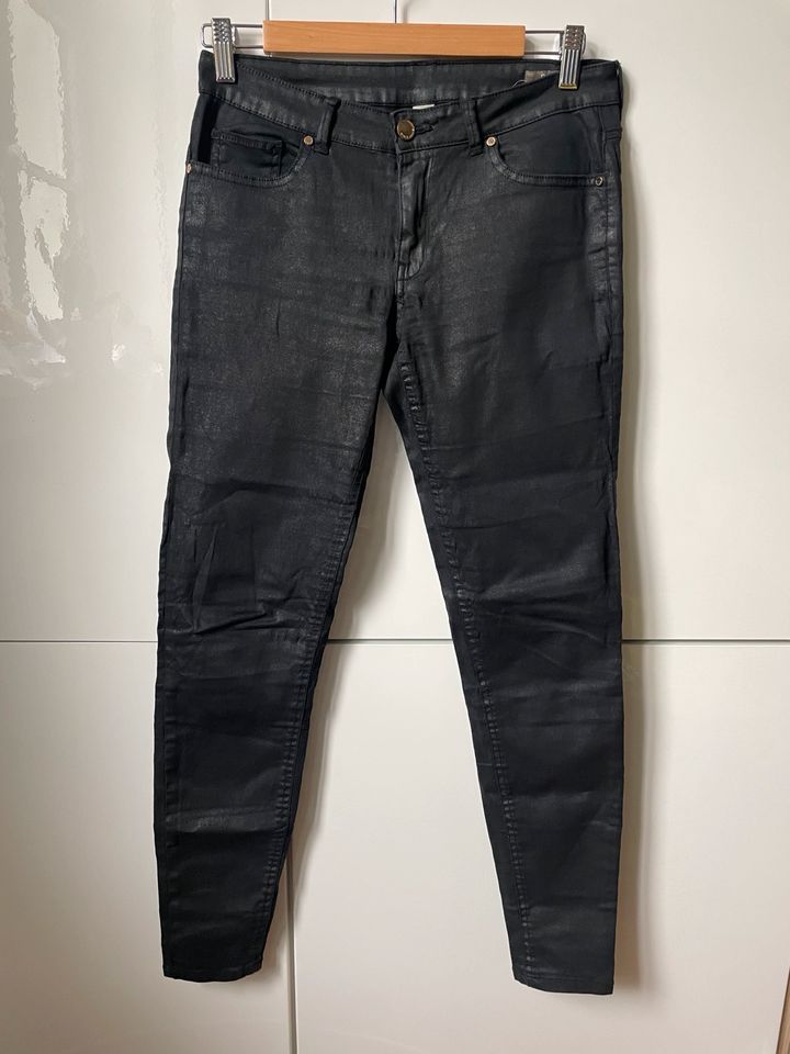 Skinny Jeans coated gewachste Jeans Mango Größe 38 in Köln
