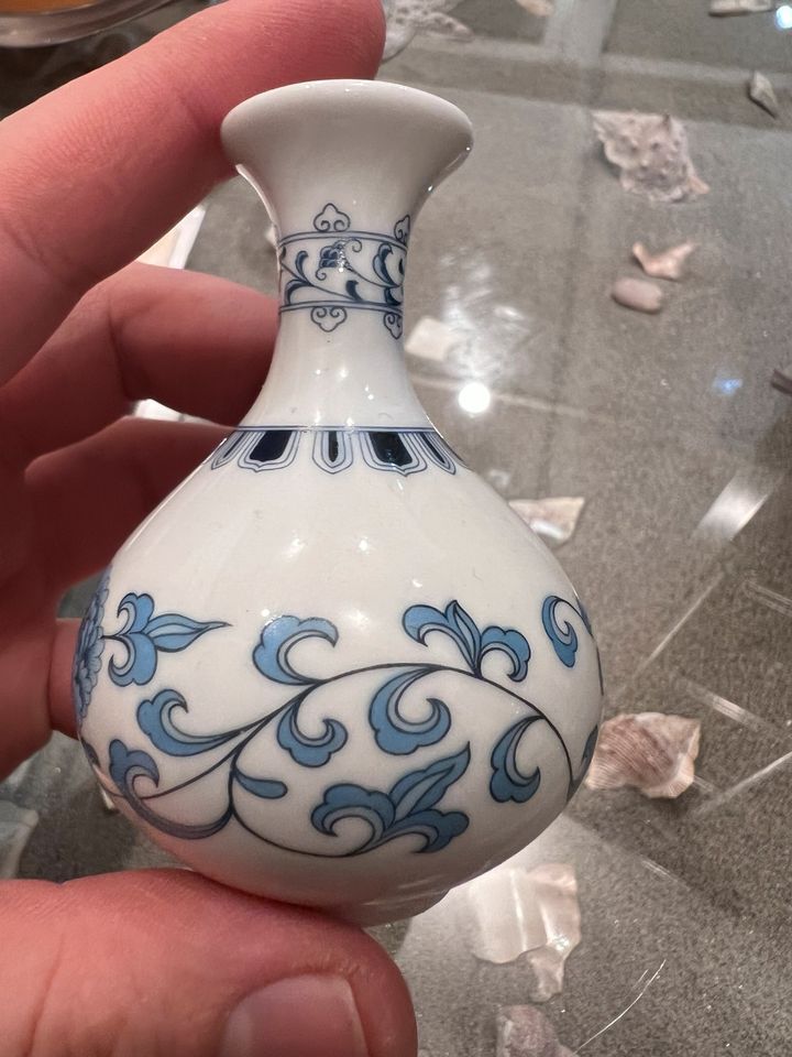 Chinezische Japanische Miniatur Vase Kolektion Sammlung in Fürstenzell