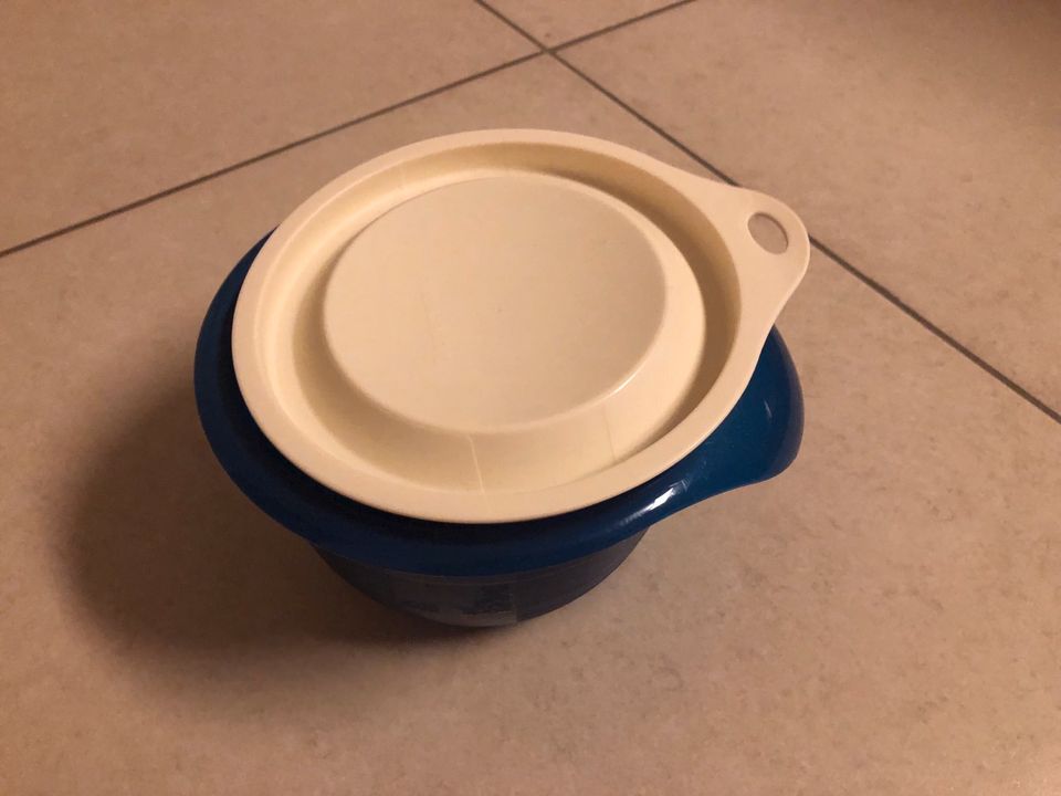 Kleine blaue Schüssel von Tupperware - 650 ml in Groß Kreutz