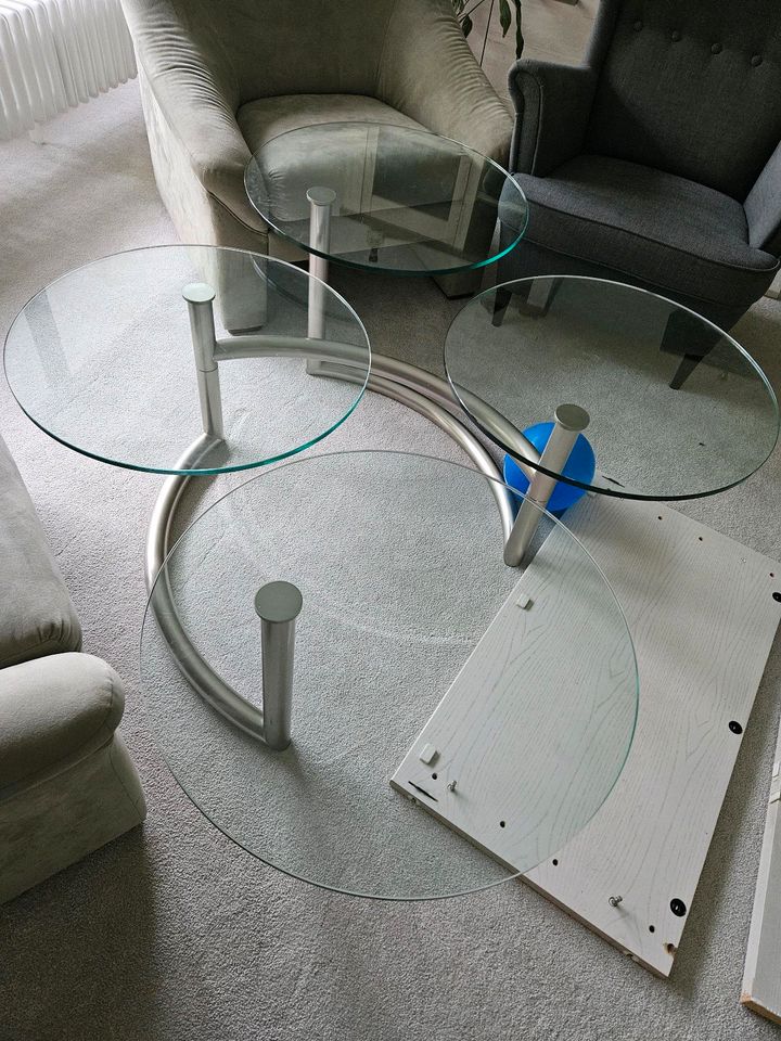 Verstellbarer Glastisch mit 4 Platten in Kirchlinteln