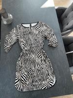 Marc Cain | Kleid | schwarz, weiß | Gr. 38/M Niedersachsen - Vechta Vorschau