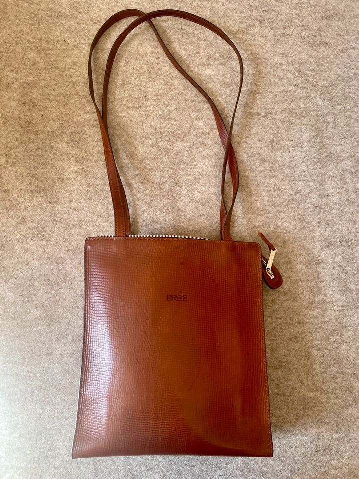 Schultertasche von Bree, braun/karamell in Hamburg