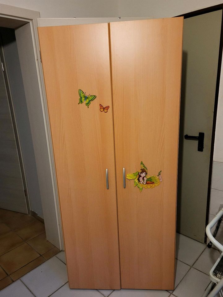 Schrank mit Einlegeböden in Sprockhövel