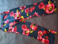 Sommerhose mit Bluse neu Köln - Porz Vorschau