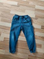 Jeans Joggpants und kurze stoffhose beides Größe 110/116 Hessen - Nüsttal Vorschau