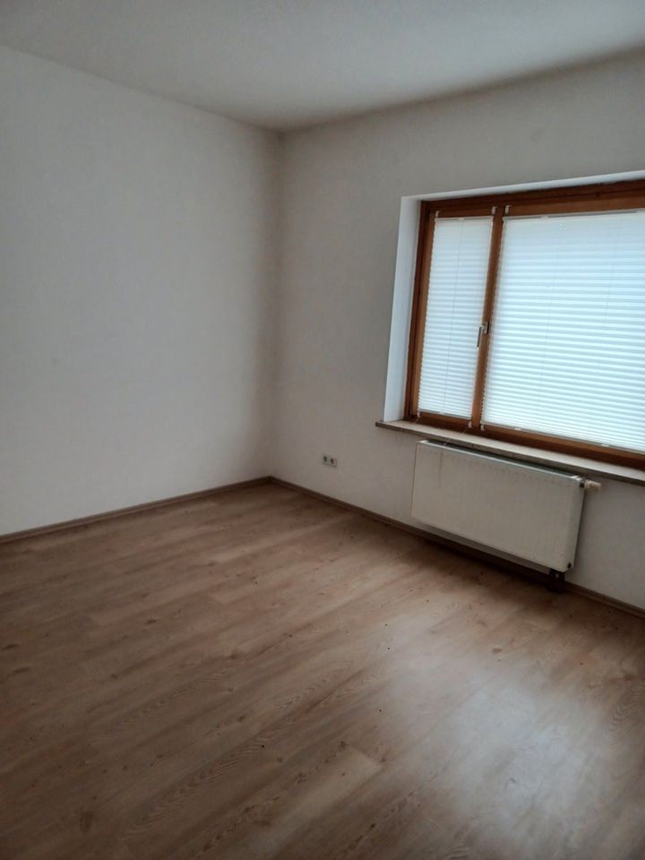 Schöne geräumige 3 Zimmer Wohnung in Mülsen ab sofort zu vermieten in Mülsen