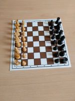 Schachspiel mit Brett Mitte - Wedding Vorschau