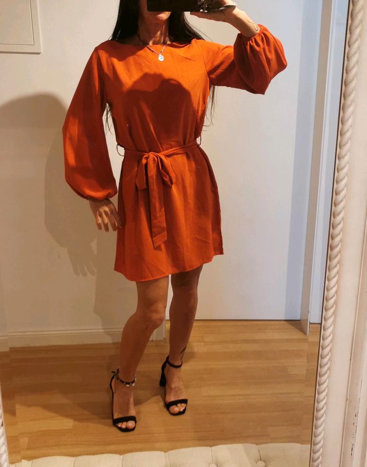 Kleid gr. S cognac Tulpenärmel free people in Hamburg