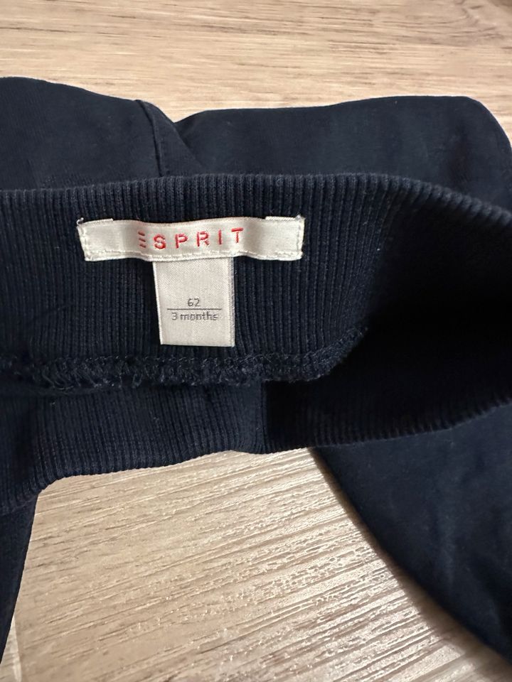 Esprit Hose 62, H&M Jeans 62, Jogginghose in Zirndorf