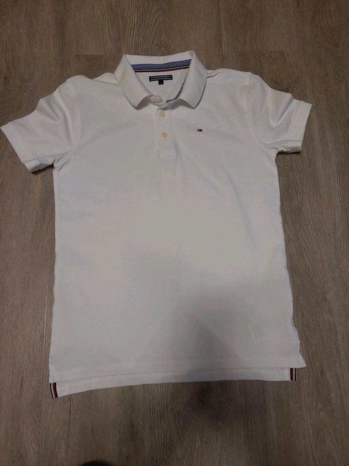 Jungen Poloshirt  Tommy Hilfiger Gr.164 Top Zustand! in Wolfhagen 