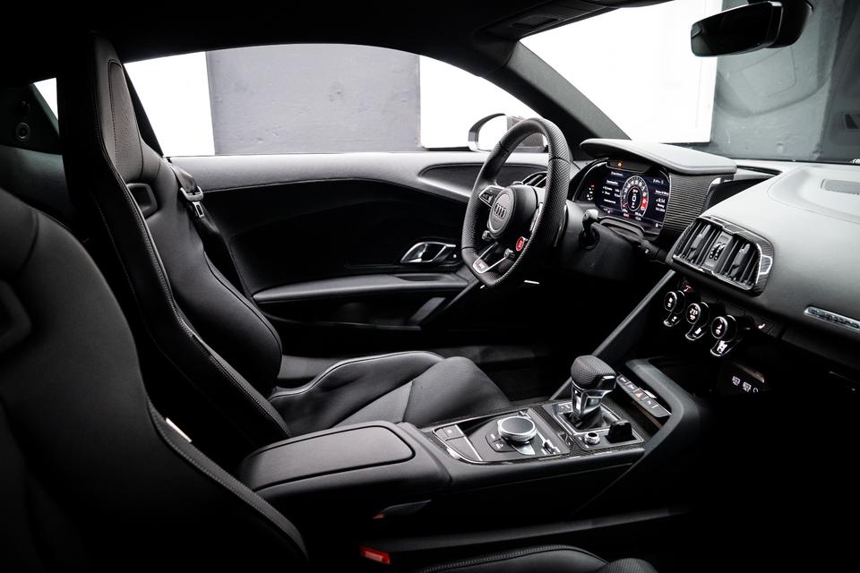 Audi R8 V10 mieten - Bodensee / Sportwagen mieten / Hochzeitsauto in Weißensberg
