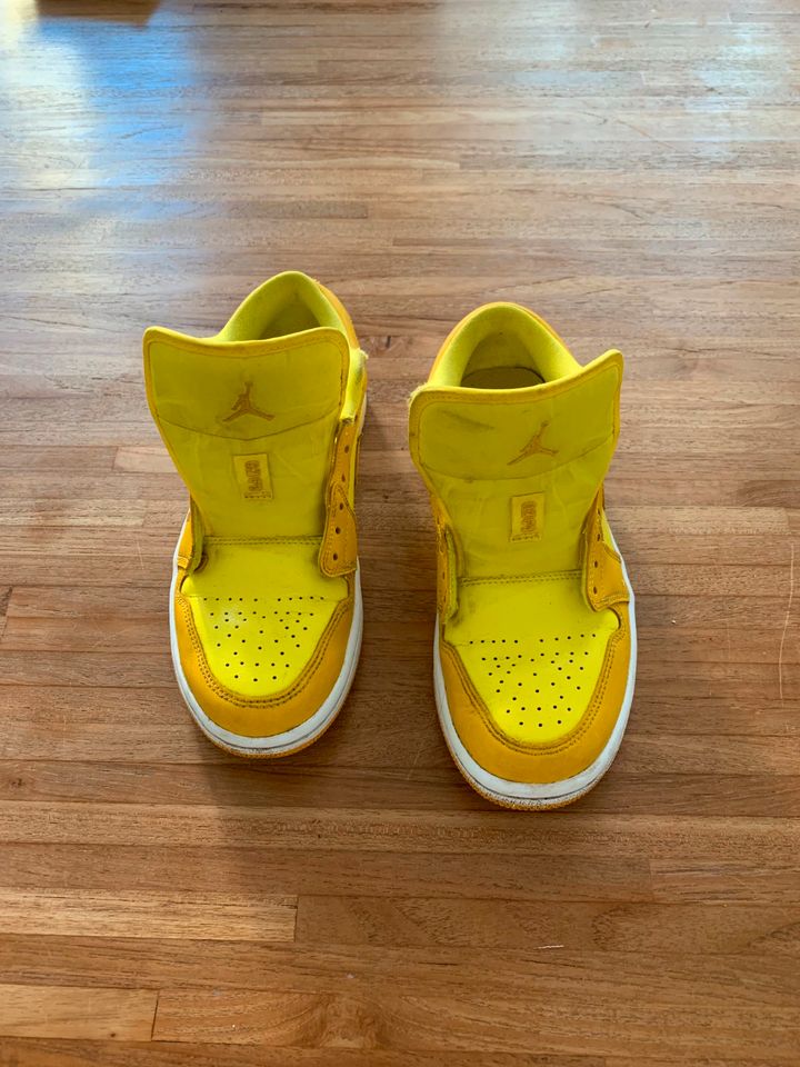 Nike Air Jordan 1 Low - yellow / 37,5 - Unisex in Berlin