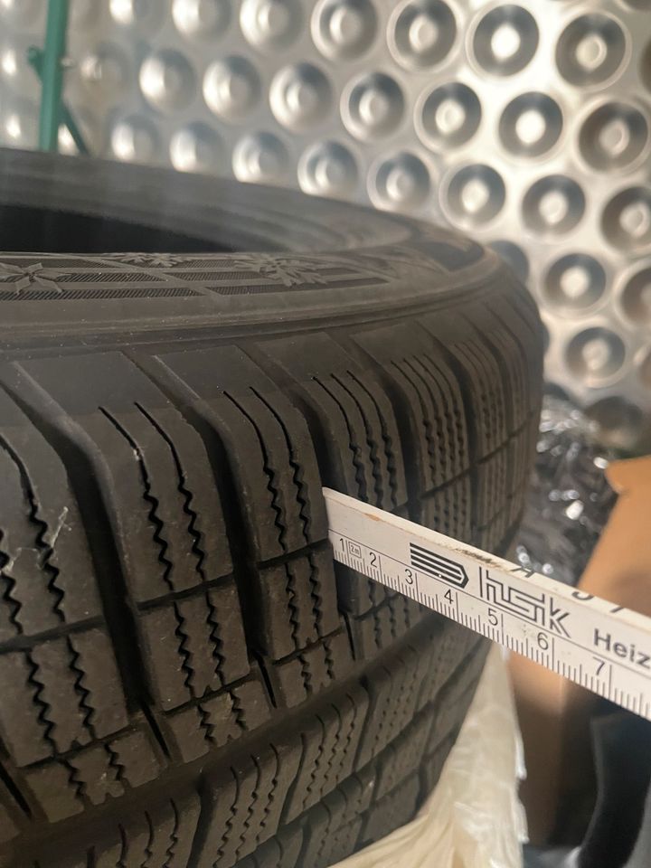 Hankook Winterreifen 255/55R19 11V in Hochheim am Main