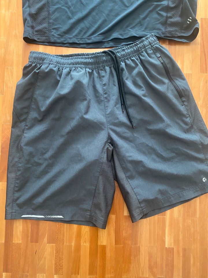 Herren Set Sportshirt Sportshorts Größe M Tchibo H&M active in Weil am Rhein