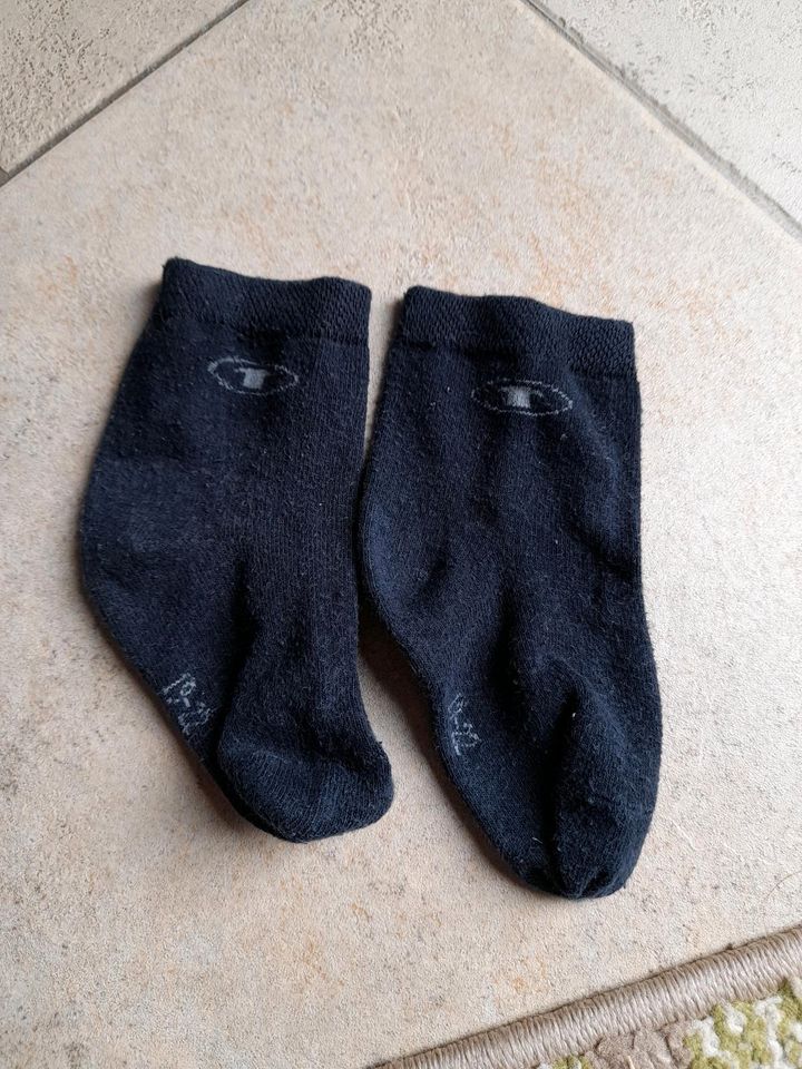 Stoppersocken und normale Socken  in Wettringen