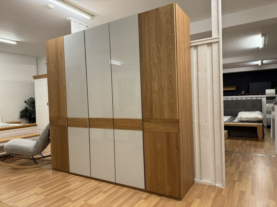 Savona 2.0 MUSTERRING Kleiderschrank Eiche UVP 2398 € - 5270 in Bad Driburg