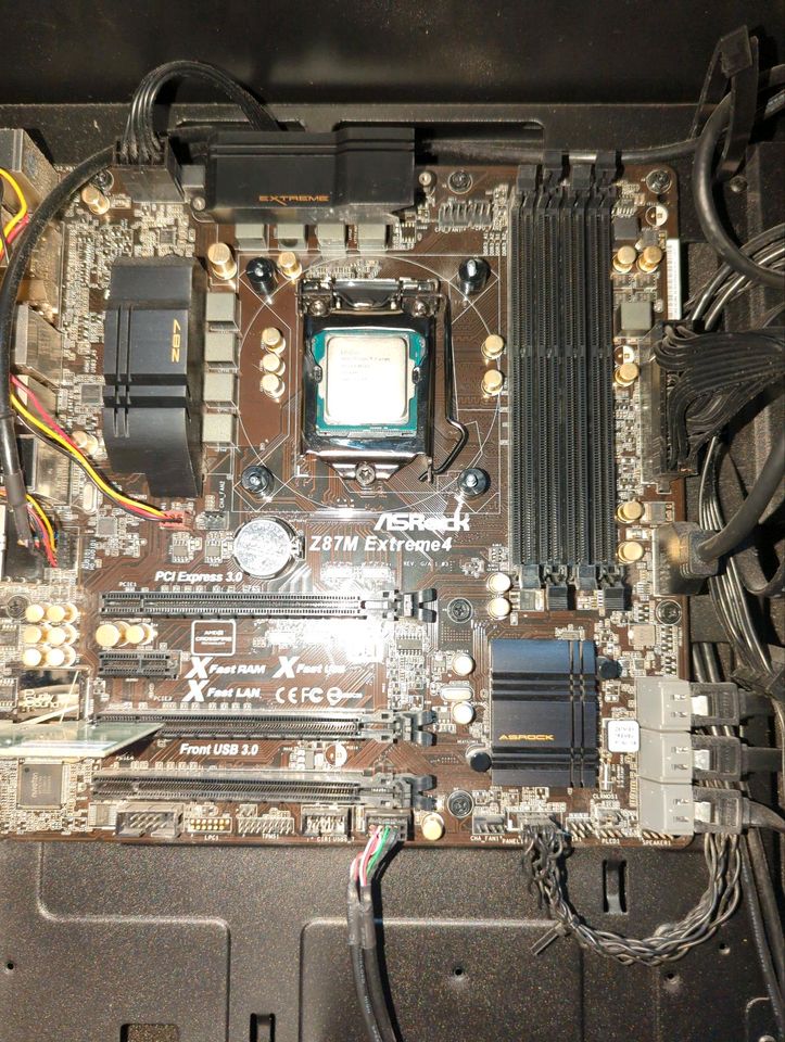 Biete Mainboard, 16GB RAM und Intel core i7 Prozessor in Berlin